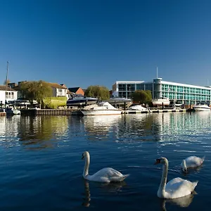 https://captains-club-and-spa.tophotelsbath.com