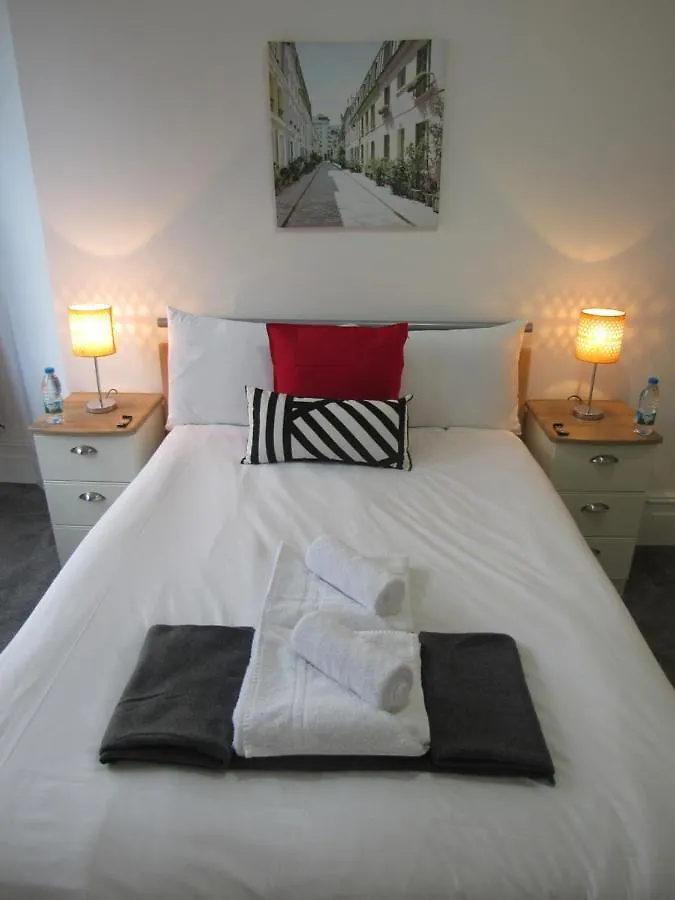 The Tas Suites - Tas Accommodations CBG 0*,